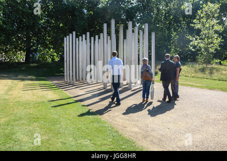London, UK. 7th July, 2017. Relatives of the victims of the London July 7 bombings on the 12th anniversary of the multiple coordinated terror attacks by radical Islamists on the underground Credit: amer ghazzal/Alamy Live News Stock Photo