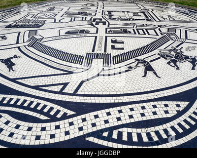 Medieval Mosaic Bedford - Artist Gary Drostle created this unglazed mosaic of medieval Bedford in 2004. It is situated near the River Ouse embankment Stock Photo