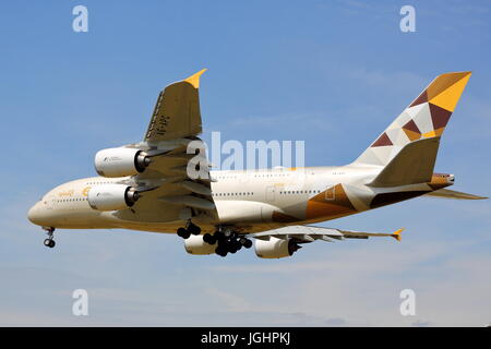 Etihad Airbus A380 A6-APC approaching London Heathrow Airport, UK Stock Photo