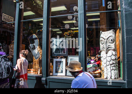 Hill's Native Art Gallery and shop, Gastown, Vancouver, Canada Stock Photo