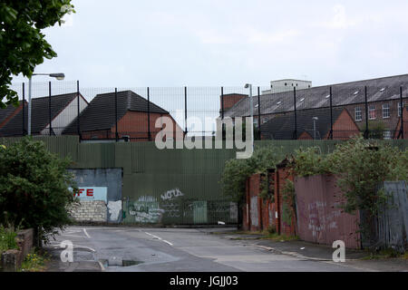 The Peace Wall, Cupar Street, West Belfast Stock Photo