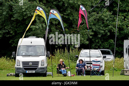 Brighton, UK. 8th July, 2017. Hundreds of kite enthusiasts enjoy hot weather at the annual Brighton Kite Festival held in Stanmer Park . The event organised by Brighton Kite Flyers is one of the longest running kite festivals in the UK with some of Britains largest kites on display Credit: Simon Dack/Alamy Live News Stock Photo