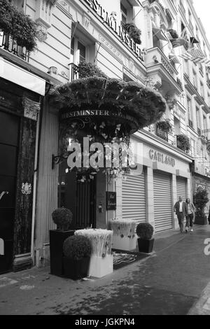 PARIS, FRANCE – 12 AUGUST 2006: Paris streets. Views. 12 August, 2006. Paris, France. Stock Photo