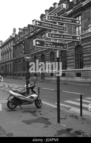 PARIS, FRANCE – 12 AUGUST 2006: Paris streets. Views. 12 August, 2006. Paris, France. Stock Photo