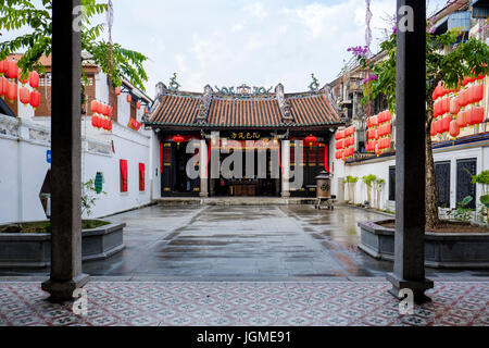 Front yard and middle hall of Taoist Han Jiang Ancestral Temple (of the Teochew Association), George Town, Pulau Pinang, Malaysia. Stock Photo