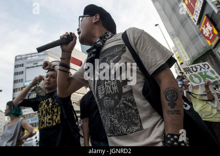 Tokyo, Japan. 9th July, 2017. Demonstrators take part in the March for Truth rally in Shinjuku Tokyo. Alleged favoritism at the Kake Gakuen veterinary school brought people onto the street for dimmission of prime minister Abe. Credit: Alessandro Di Ciommo/ZUMA Wire/Alamy Live News Stock Photo