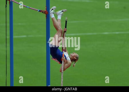 Stratford, UK. 9th July, 2017. Holly Bradshaw (GBR). Womens pole vault. Anniversary games. IAAF Diamond League. London Olympic stadium. Queen Elizabeth Olympic park. Stratford. London. UK. 09/07/2017. Credit: Sport In Pictures/Alamy Live News Stock Photo