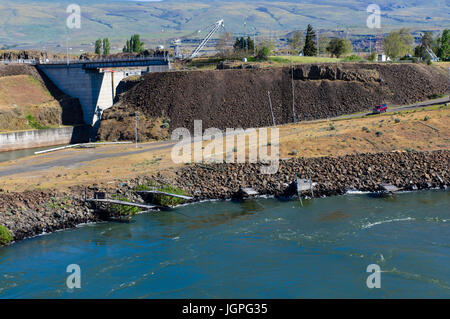 Native American fishing platforms on the Columbia River near The Dalles Dam.  The Dalles, Oregon Stock Photo