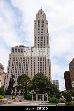 COLUMBUS, OH - JUNE 28: The LeVeque Tower in Columbus, Ohio is shown on June 28, 2017. The Art Deco building is next to Columbus City Hall. Stock Photo
