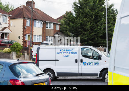 High Wycombe, United Kingdom. 10th July, 2017. Thames Valley Police has executed a number of warrants in High Wycombe in connection with modern slavery and money laundering offences. Approximately forty officers executed two warrants at properties in Micklefield Road at 06:00BST under section 8 of Police and Criminal Evidence Act 1984. Credit: Peter Manning/Alamy Live News Stock Photo