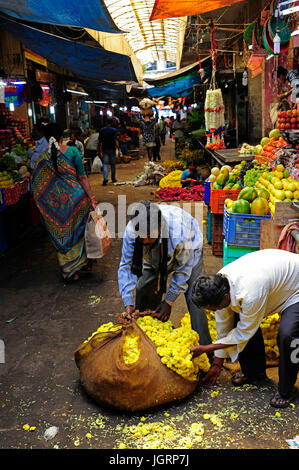 Devaraja Flower Market, Mysore, Karnataka, India Stock Photo