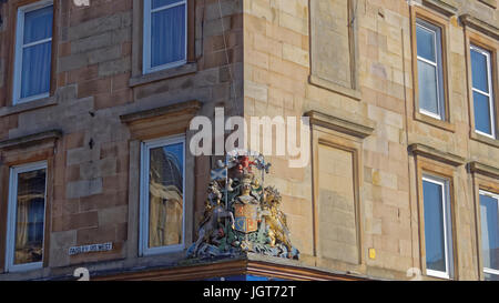 Paisley Road West Govan Glasgow royal coat of arms in a stiong loyalist area Stock Photo