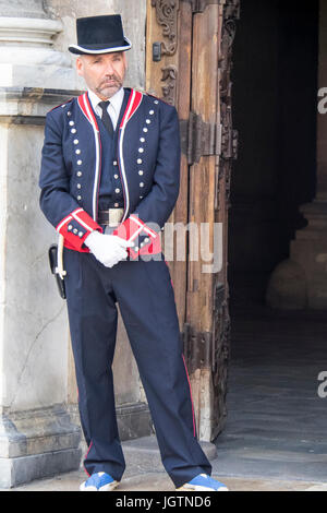 One armed guard standing at the entrance to the Palau de la Generalitat de Catalunya, Barcelona, Spain. Stock Photo