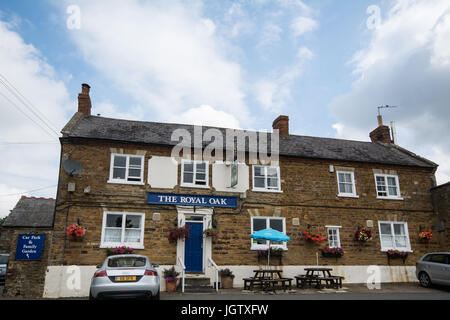 Royal Oak public house Walgrave Stock Photo