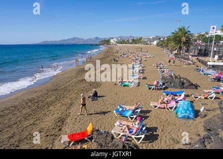 Playa Grande, grosser Badestrand in Puerto del Carmen, Lanzarote, Kanarische Inseln, Europa | Playa Grande, large beach at Puerto del Carmen, Lanzarot Stock Photo