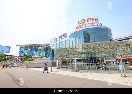 Jun 20, 2017 Seoul Station - Major railway station in South Korea Stock Photo