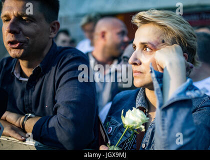 Warsaw, Poland. 10th Jul, 2017. Kaczynski monthly commemoration of the plane crash by Smolensk. Demonstration on 10th of July 2017 in Warsaw, Poland. Ultimate police forces and the oppositional contr-manifestation (Obywatele RP) Credit: Szymon Mucha/Alamy Live News Stock Photo