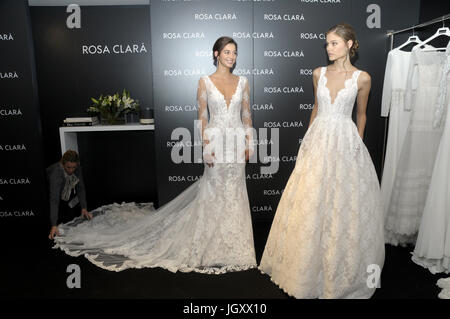 24th april 2017, Barcelona, Spain.  Mariana Downing and another model. Rosa Clarà organized the fitting for the Barcelona bridal fashion week. Stock Photo
