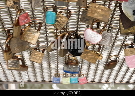 Padlocks  or Love Locks on Pero's Bridge, Bristol Stock Photo