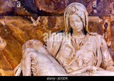 Michaelangelo Pieta Mary Madonna Jesus Sculpture Close Up Vatican Rome Italy Stock Photo