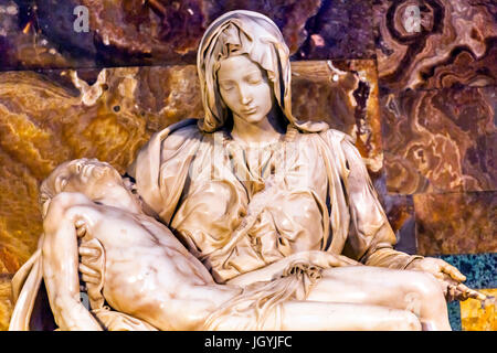 Michaelangelo Pieta Mary Madonna Jesus Sculpture Close Up Vatican Rome Italy Stock Photo