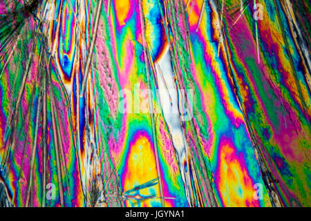 microscopic shot of Sodium carbonate microcrystals in polarized light Stock Photo