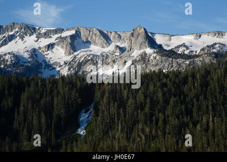 A view of the Mammoth Crest range and Twin Falls, a waterfall that connects Lake Mamie with Twin Lakes in Mammoth Lakes, CA. Stock Photo