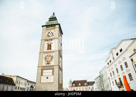 Stadtplatz Enns mit dem Wahrzeichen Ennser Stadtturm, Hauptplatz, Enns, Oberösterreich, Österreich Stock Photo