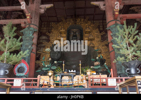 Tōdai-ji Eastern Great Temple,  world's largest bronze statue of the Buddha Stock Photo
