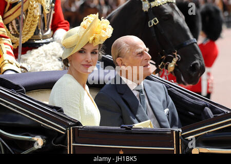 The Duke of Edinburgh and Queen Letizia of Spain arrive in the State Carriage at Buckingham Palace, London during King Felipe VI's State Visit to the UK.