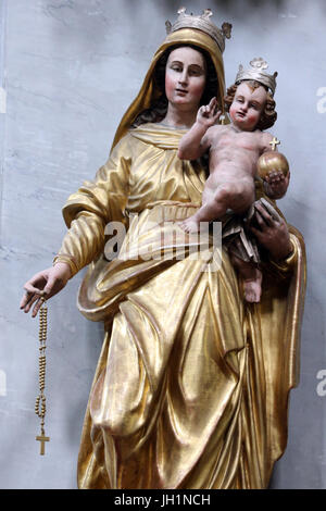 Statue of the Virgin Mary at the Eglise St Benoir church, Le Mans ...