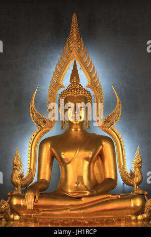 Replica of the Wat Phra Sri Rattana Mahathat Chinarat Buddha in the province of Phitsanulok. Marble Temple. Wat  Benchamabophit Dusitvanaram Ratchawor Stock Photo