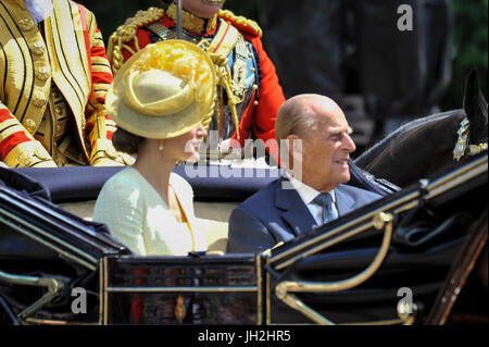 London, UK.  12 July 2017.  Queen Letizia of Spain and Duke of Edinburgh travel down The Mall in a ceremonial carriage during the State Visit by the King and Queen of Spain to the UK. Credit: Stephen Chung / Alamy Live News