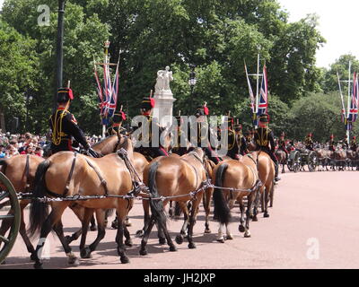 London, UK. 12th Jul, 2017. The Police secure the Ceremonial Welcome for the State Visit in London by King Felipe VI and Queen Letizia of Spain. London, UK Credit: Nastia M/Alamy Live News Stock Photo