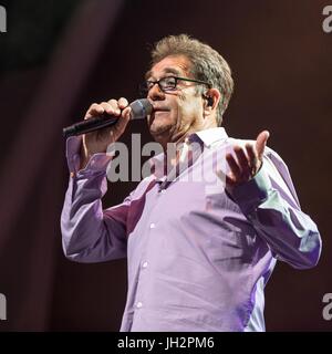 Milwaukee, Wisconsin, USA. 7th July, 2017. HUEY LEWIS of Huey Lewis & The News performs live at Henry Maier Festival Park during Summerfest in Milwaukee, Wisconsin Credit: Daniel DeSlover/ZUMA Wire/Alamy Live News Stock Photo