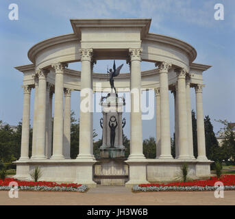 The Welsh National War Memorial, Alexandra gardens, Cathays Park, Cardiff, Wales. Cymru. UK Stock Photo