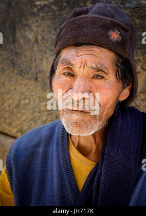 OLLANTAYTAMBO, PERU - CIRCA OCTOBER 2015:  Portrait of local man in the village of Ollantaytambo, a small town in the Cusco region known as Sacred Val Stock Photo
