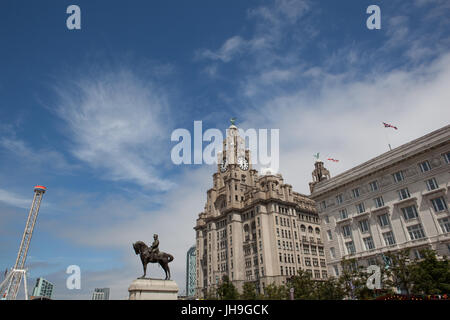 The King Edward VII statue in front of the Royal Liver Building Stock Photo