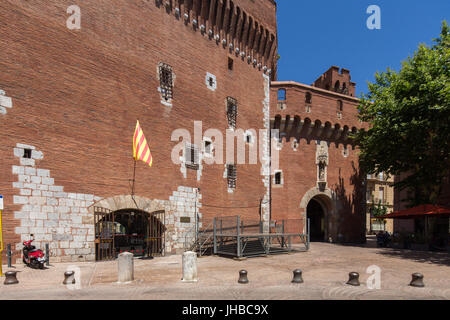 Porte du Notre Dame, Perpignan, Languedoc-Roussillon, Pyrenees-Orientales, France Stock Photo