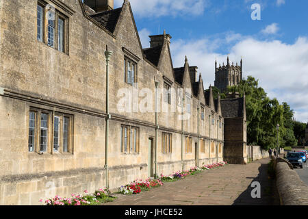 Almshouses and St James church, Chipping Campden, Cotswolds, Gloucestershire, England, United Kingdom, Europe Stock Photo