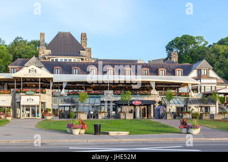 Queen Victoria Place in Niagara Park, Ontario, Canada, a historic building features gift shop and restaurant in Niagara Park. Stock Photo