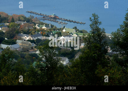 Houses on the bluff of the northern side of the Knysna Heads on the Garden Route in South Africa. Stock Photo