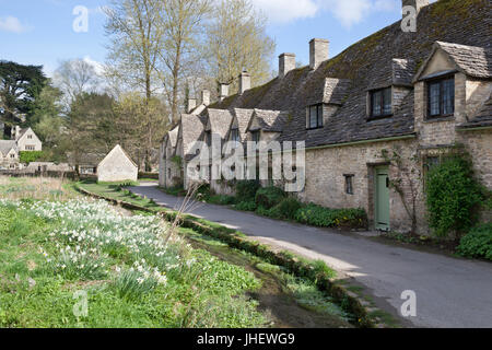 Arlington Row cotswold stone cottages, Bibury, Cotswolds, Gloucestershire, England, United Kingdom, Europe Stock Photo