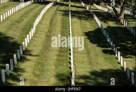 Rows of gravestone markers in Arlington Cemetery Stock Photo