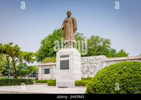 Statue of the Patriot Wolnam Lee Sang-Jae at the Jongmyo Park on Jun 17, 2017 in Seoul, South Korea - Tour destination Stock Photo