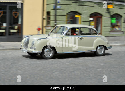 BMW 502 (1954-1964) Baroque Angel luxury V8 sedan Stock Photo - Alamy