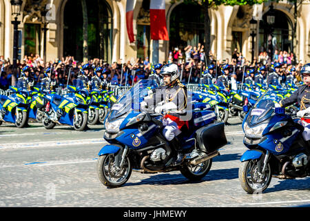 Paris, France. 14 Juy 17. French Military and Police put on a strong display on Bastille Day parade. Credit: Samantha Ohlsen/Alamy Live News Stock Photo