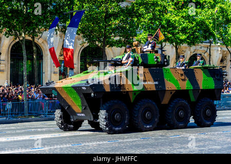 Paris, France. 14 Juy 17. French Military and Police put on a strong display on Bastille Day parade. Credit: Samantha Ohlsen/Alamy Live News Stock Photo