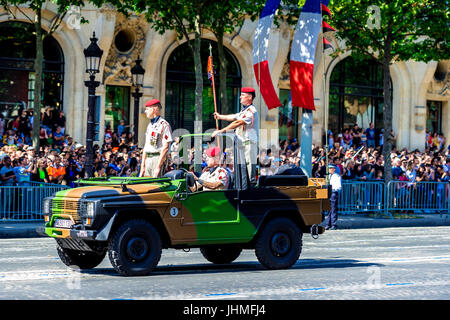 Paris, France. 14 Juy 17. French Military and Police put on a strong display on Bastille Day parade. Credit: Samantha Ohlsen/Alamy Live News Stock Photo