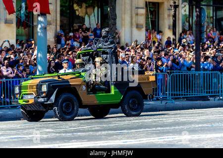 Paris, France. 14 Juy 17. French Military and Police put on a strong display on Bastille Day parade. Credit: Samantha Ohlsen/Alamy Live News Stock Photo